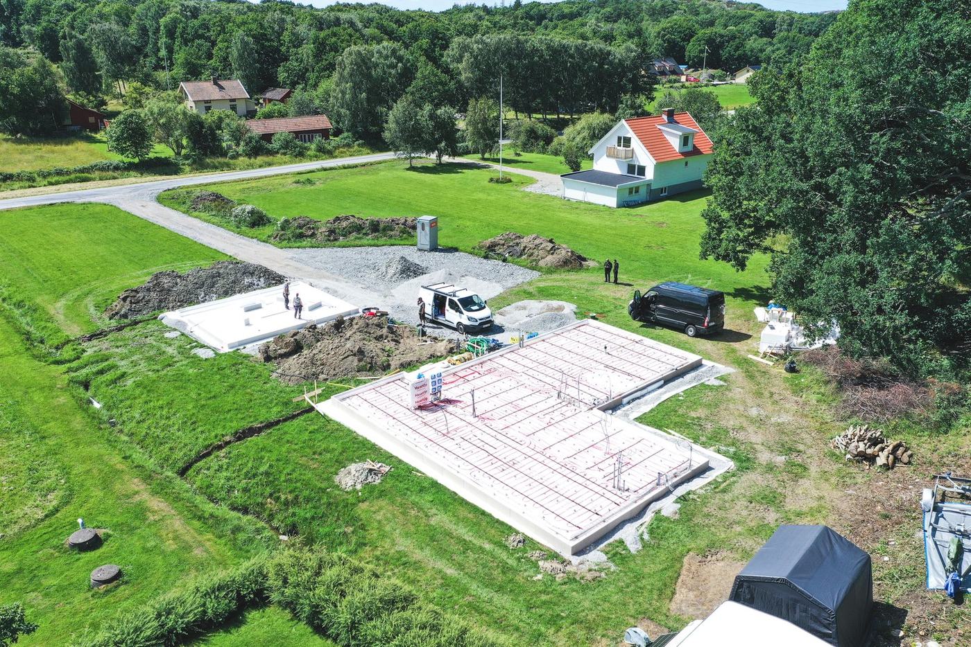 Grundläggning på plats, nybyggnation på Tjörn